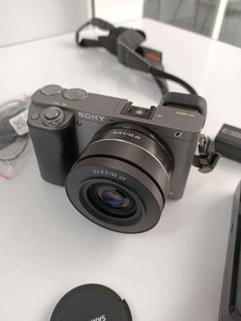 camera-sony-a6000-carbone-avec-objectif-35mm-big-0