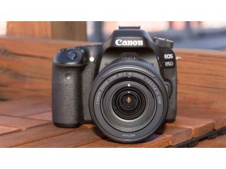Canon 80D + Objectif EF-S 18-135 IS USM pour les Pro