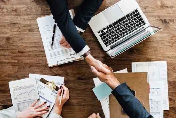 assistante-digital-marketing-e-commerce-ia-big-0