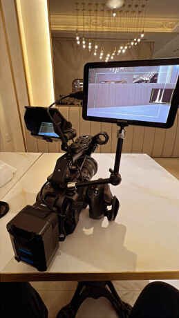 sony-fx6-avec-136h-big-2